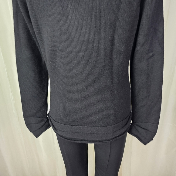 Neiman Marcus Black Cashmere Mockneck Sweater Unique Cuffs Size Large - Picture 9 of 12